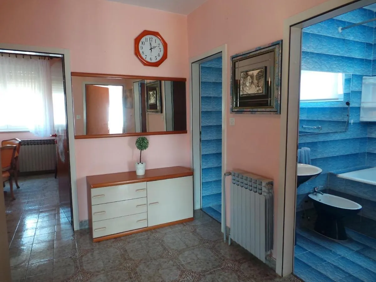 Apartments With A Parking Space Valbandon, Fazana - 15386 0*,  Croatia