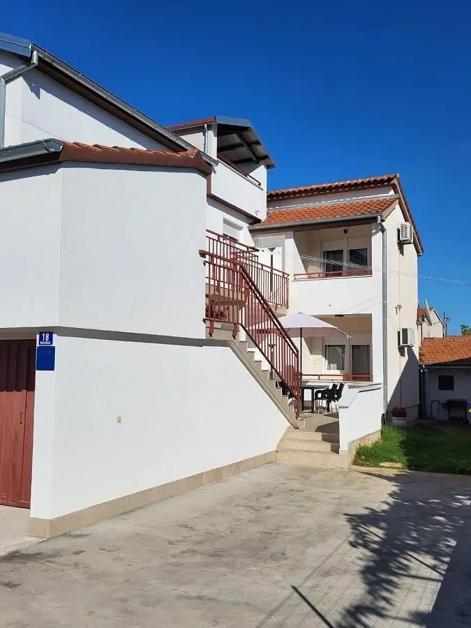 Apartments With A Parking Space Valbandon, Fazana - 15386