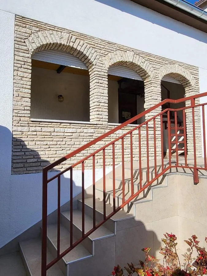 Apartments With A Parking Space Valbandon, Fazana - 15386 Croatia